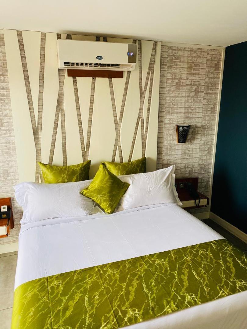 Boun'S Hotel Yaoundé 客房 照片